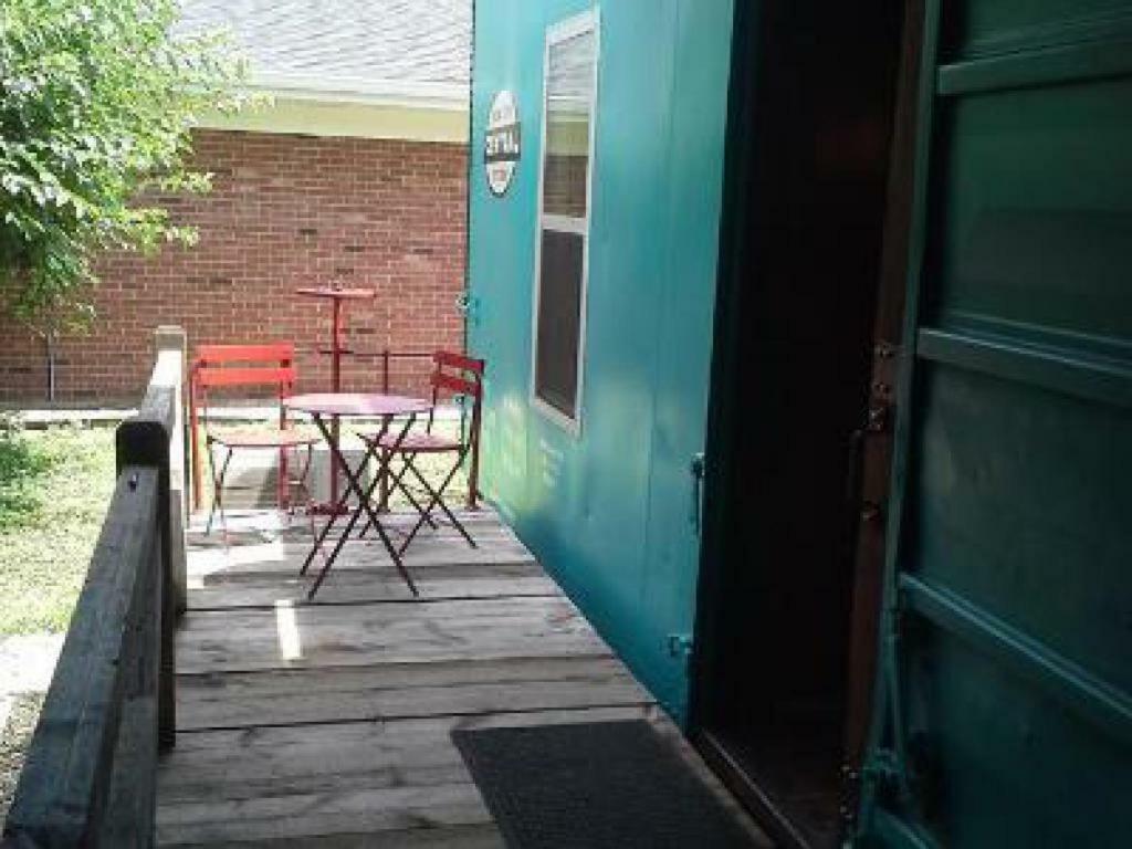 Riley'S Railhouse Bed & Breakfast Честъртън Стая снимка