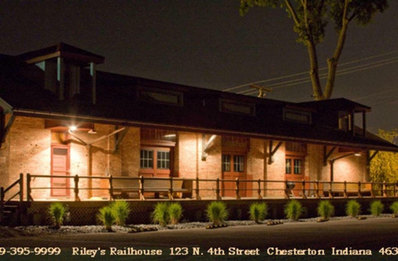 Riley'S Railhouse Bed & Breakfast Честъртън Екстериор снимка