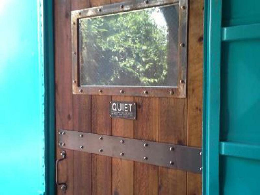 Riley'S Railhouse Bed & Breakfast Честъртън Стая снимка