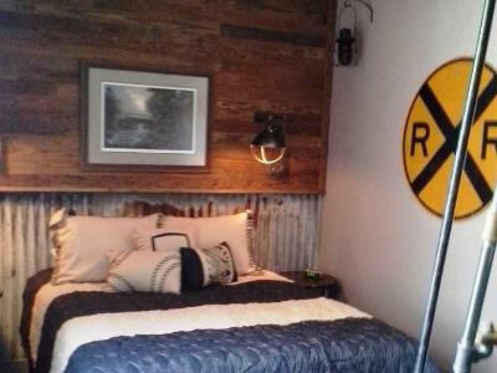Riley'S Railhouse Bed & Breakfast Честъртън Стая снимка