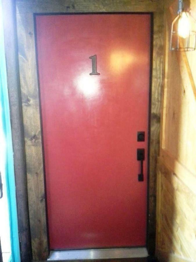 Riley'S Railhouse Bed & Breakfast Честъртън Екстериор снимка